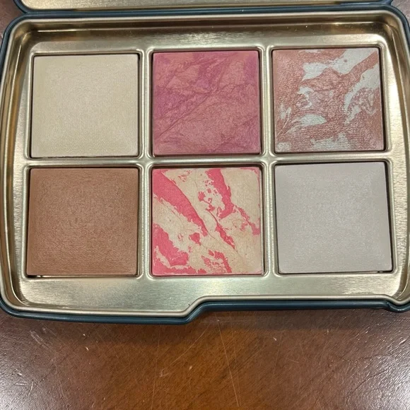 Hourglass jellyfish palette - Picture 4 of 6